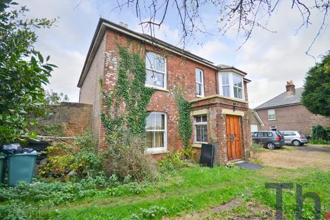 4 bedroom detached house for sale, Main Road, Newport PO30