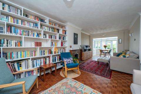 24 Cherry Tree Close, Billingshurst, RH14 9NG