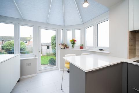 24 Cherry Tree Close, Billingshurst, RH14 9NG