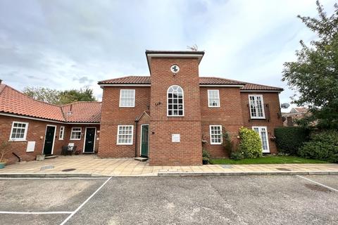 KING'S LYNN - Town Centre Apartment for Over 55's