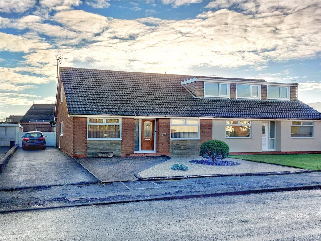 Hurst Lane, Rawtenstall, Rossendale, BB4 3 bed semidetached house for