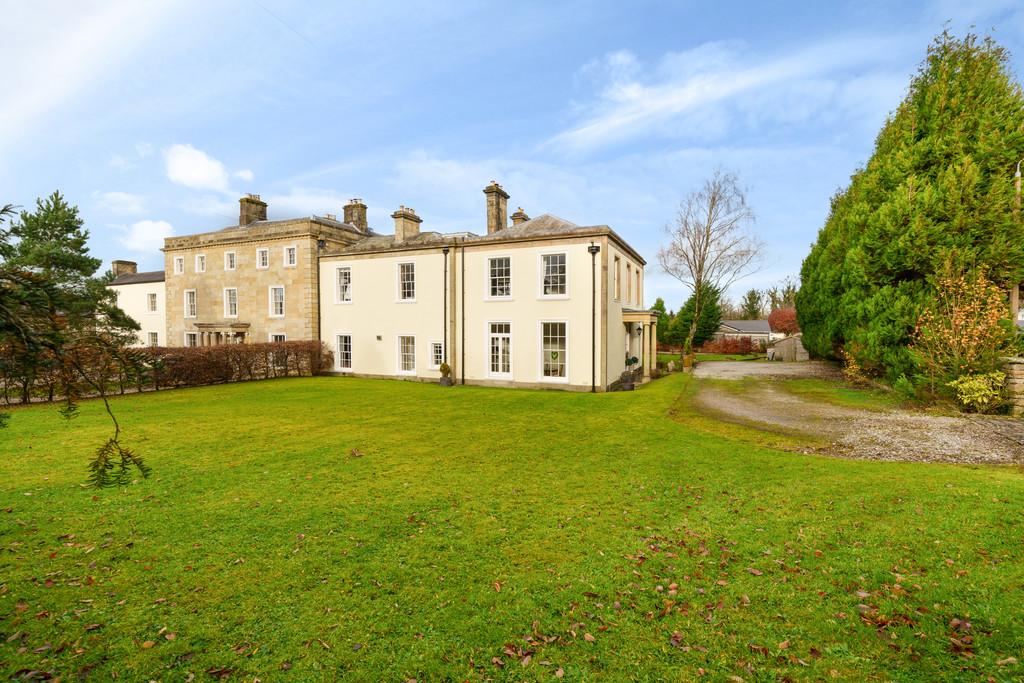 Melling Manor, 10 Gillison Close, Melling, LA6 2RD 6 bed manor house