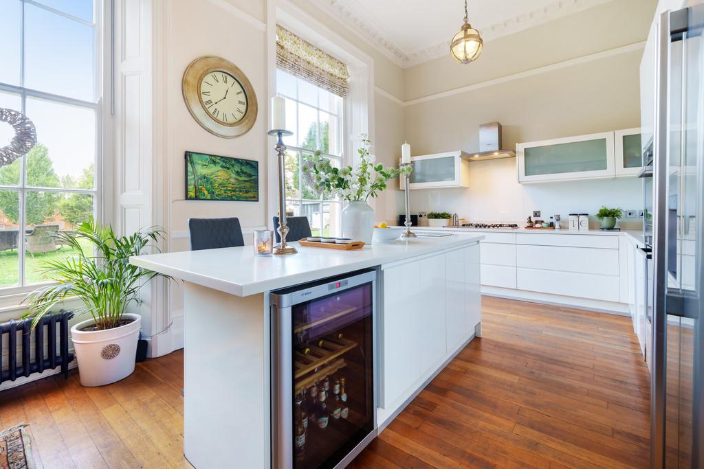 Kitchen/Dining Area