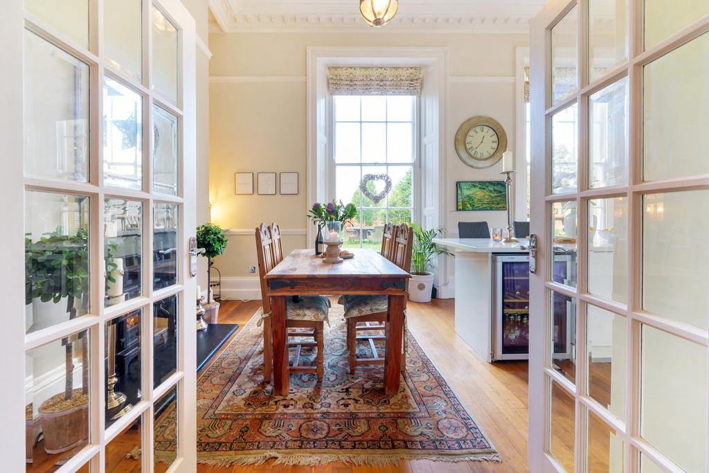 Kitchen/Dining Area