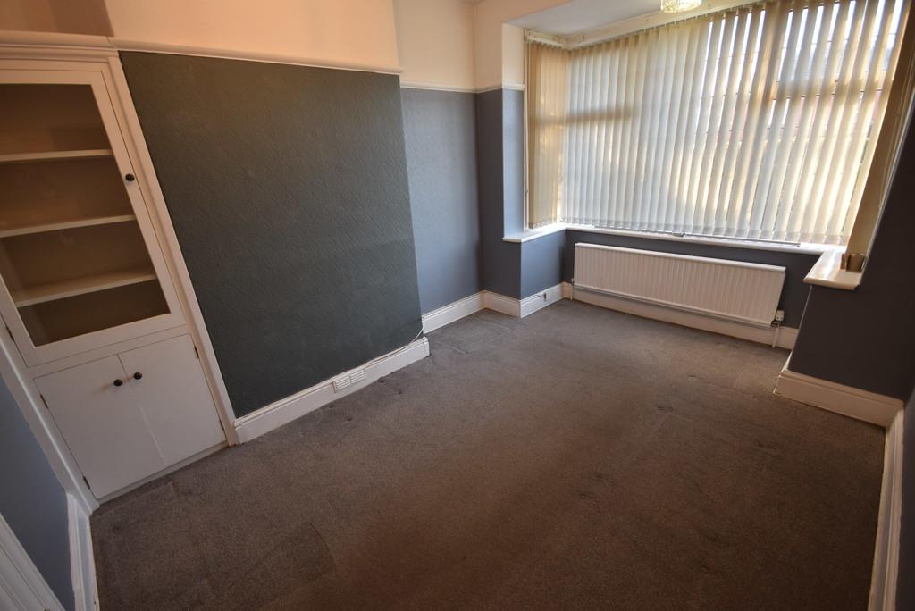 Hanley Road, Sneyd Green 3 bed semidetached house £850 pcm (£196 pw)