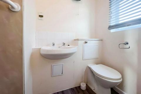 Studio for sale - Thornford Drive, Westlea, Swindon, SN5 7BH