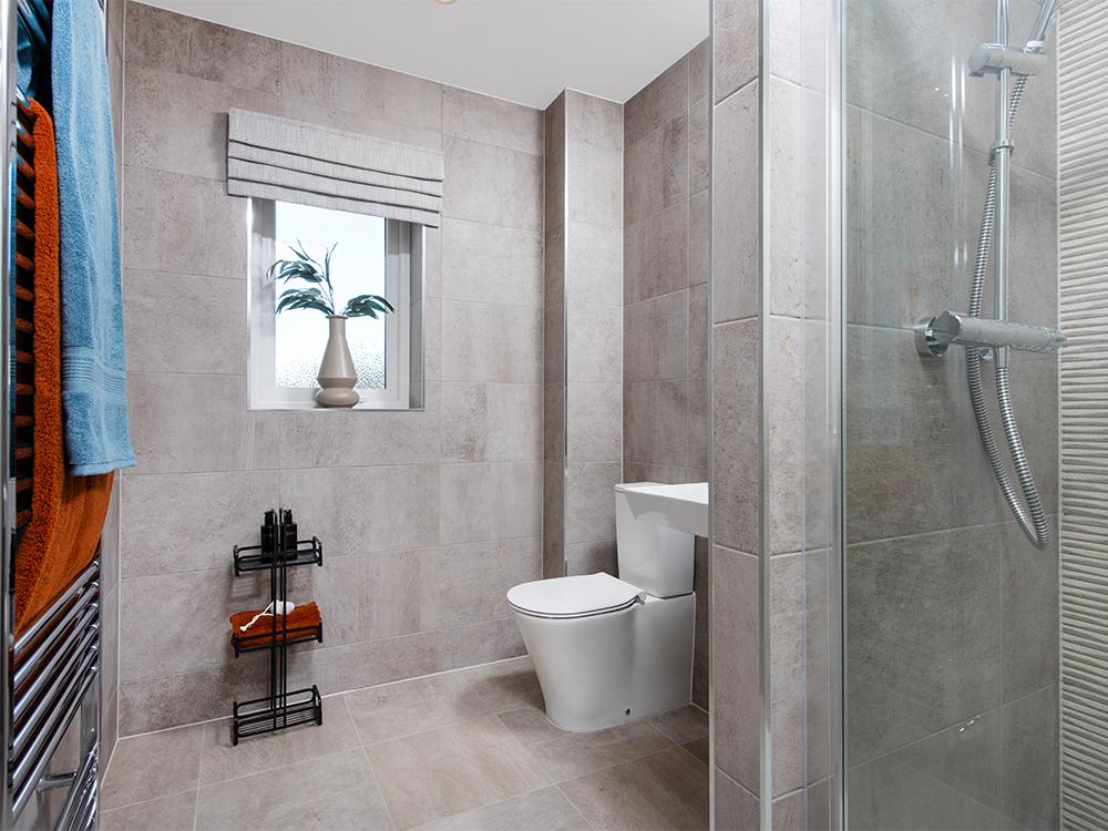 En-suite with a choice of Porcelanosa tiles