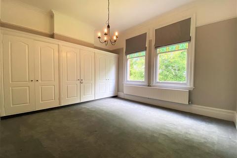 3 bedroom flat to rent, Lichfield Road, Sutton Coldfield, West Midlands, B74