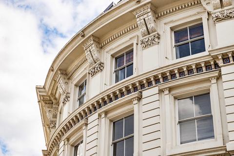 2 bedroom apartment to rent, Harlequin Court, Covent Garden WC2