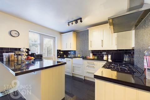 3 bedroom semi-detached house for sale - Wilks Farm Drive, Sprowston, Norwich