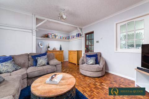 326 Chessington Road, Ewell, Epsom, KT19 9XG
