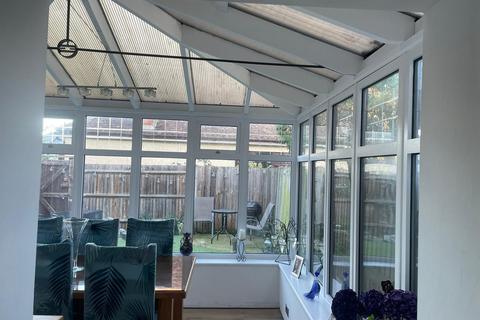 326 Chessington Road, Ewell, Epsom, KT19 9XG