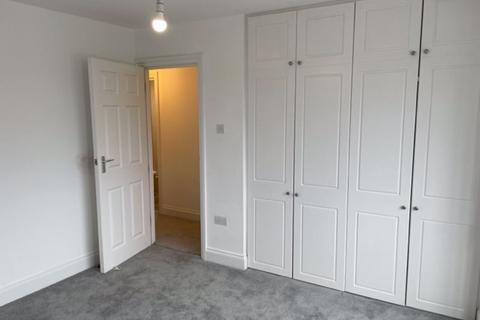 2 bedroom flat to rent - Limpsfield Road, South Croydon