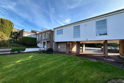 2 Benson Gardens, Truro, TR1 1DR