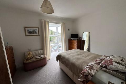 2 Benson Gardens, Truro, TR1 1DR
