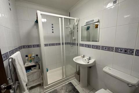 2 Benson Gardens, Truro, TR1 1DR