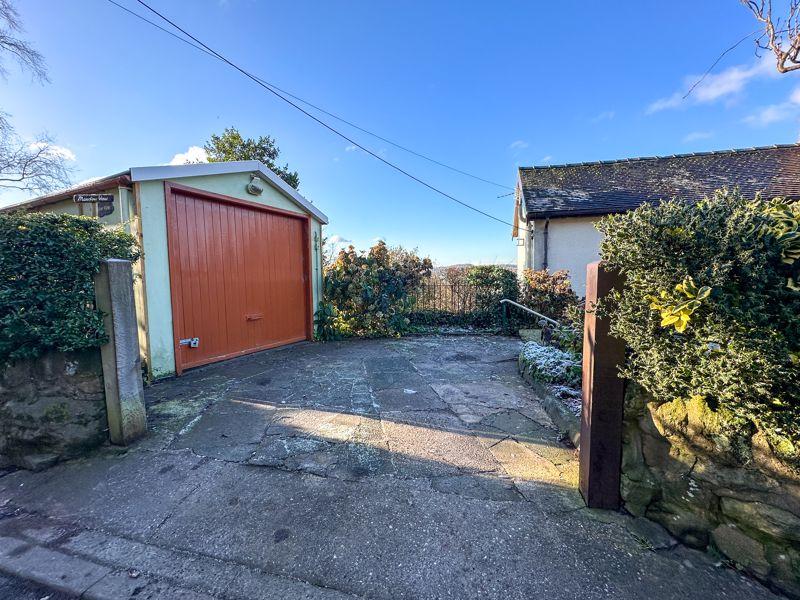 Spout Lane, Light Oaks, StokeonTrent, ST2 2 bed semidetached house