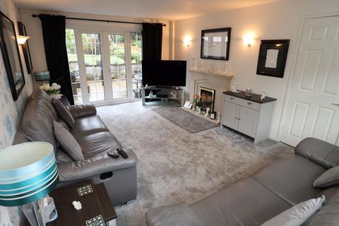 4 bedroom semi-detached house for sale - Cartmel Close, Macclesfield