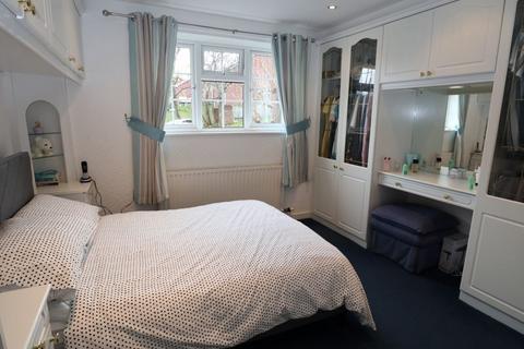 4 bedroom semi-detached house for sale - Cartmel Close, Macclesfield