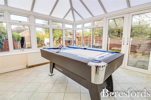 11 The Chase, Ingrave, Brentwood, CM13 3QT