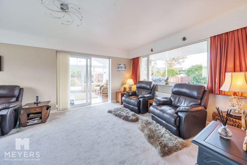 Dorset Avenue, Ferndown BH22 3 bed bungalow for sale £550,000