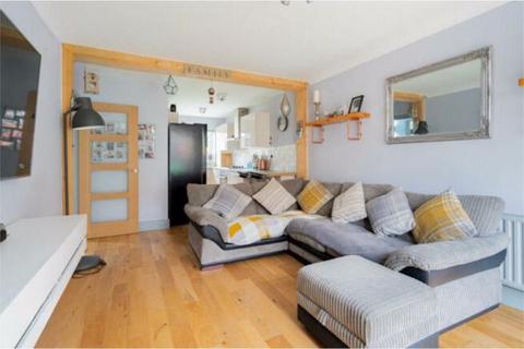 2 bedroom flat for sale - BURTON  CHRISTCHURCH