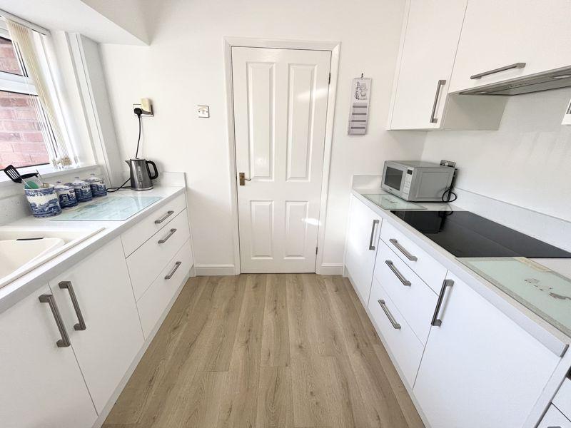 Lynbrook Close, Dudley DY2 3 bed semidetached bungalow for sale £240,000