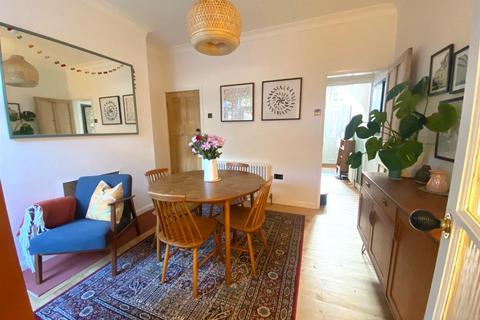 2 bedroom terraced house for sale - Balmoral Terrace, Bishopthorpe Road