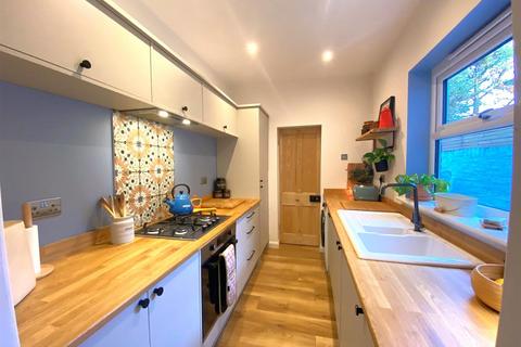 2 bedroom terraced house for sale - Balmoral Terrace, Bishopthorpe Road