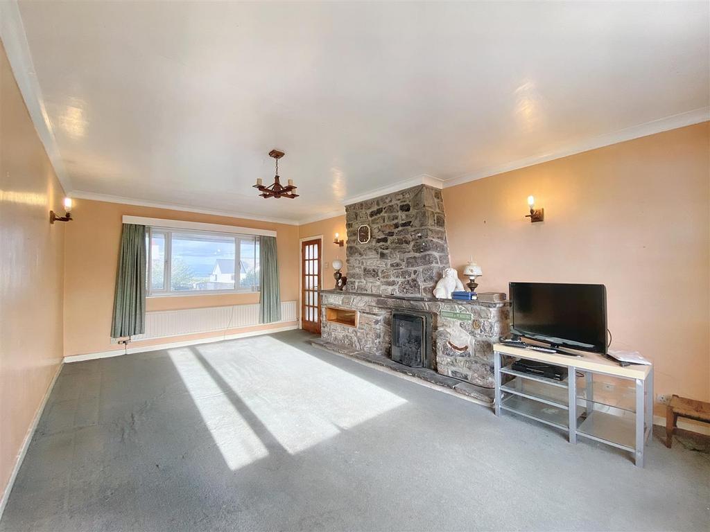 Pembroke Road, Pembroke Dock 3 bed detached bungalow for sale £270,000