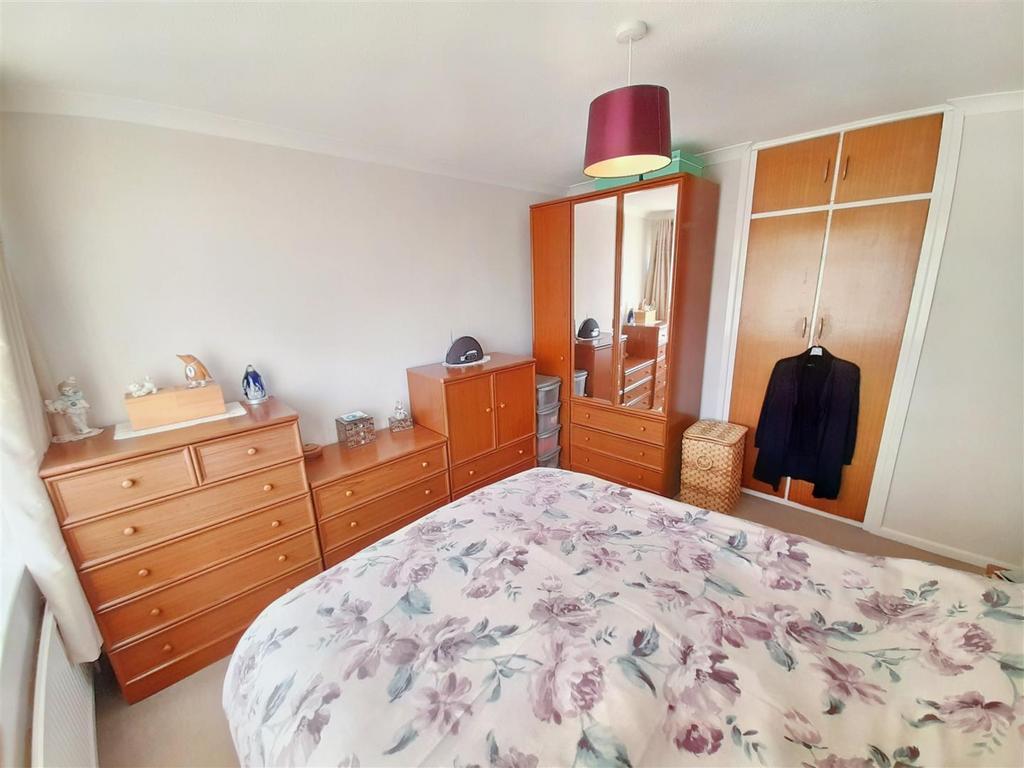 Bedroom 1 new.jpg