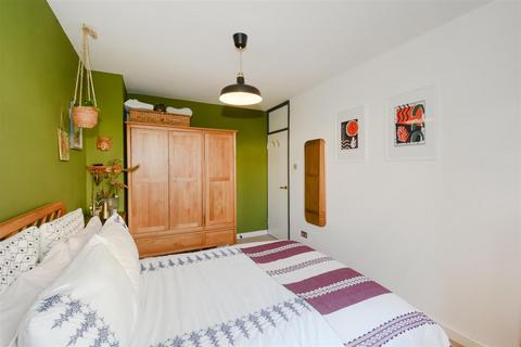 18 Hereford Street, London, E2 6EX