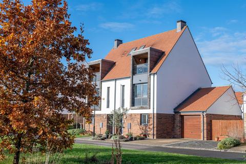4 bedroom townhouse for sale - Lotherington Mews, Derwenthorpe, York, YO10 3TZ