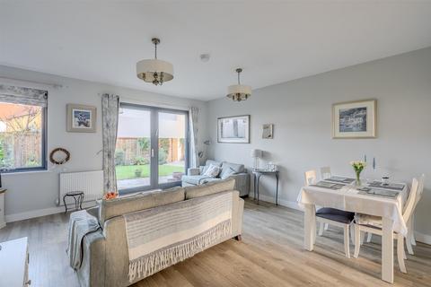 4 bedroom townhouse for sale - Lotherington Mews, Derwenthorpe, York, YO10 3TZ