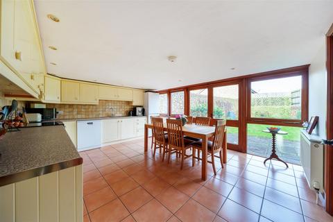 4 bedroom detached house for sale, Wellington