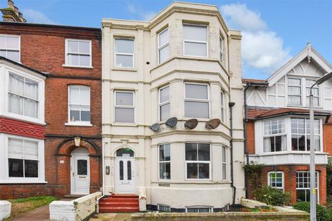 2 bedroom apartment for sale, Alfred Road, Cromer