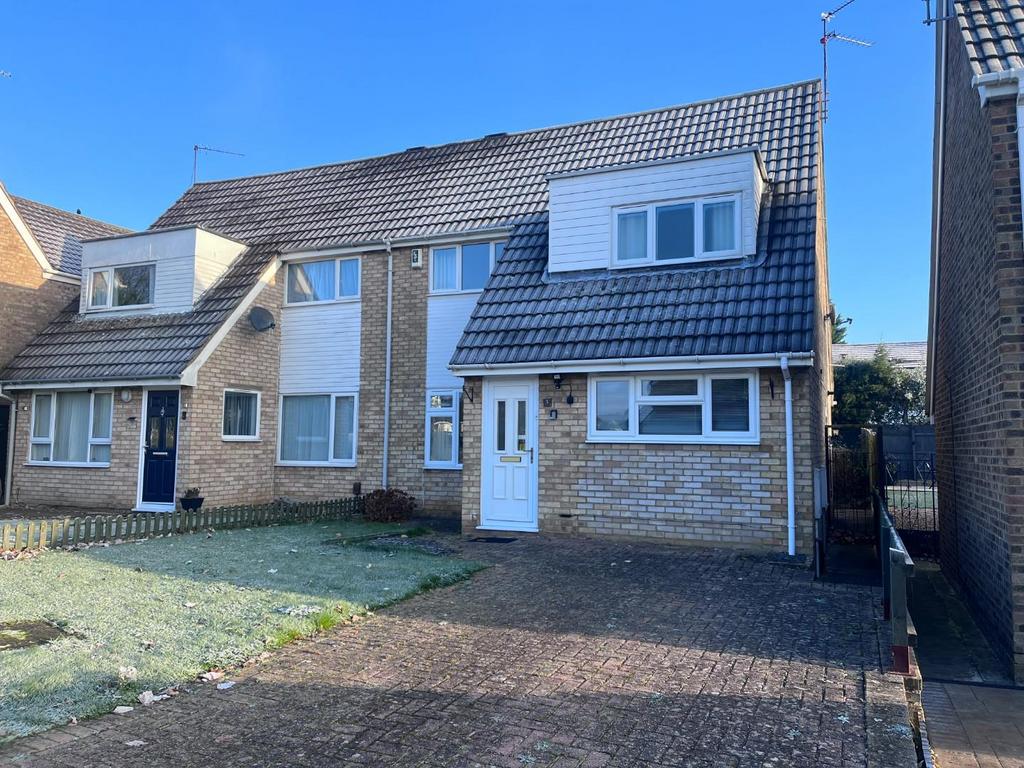 Barnstaple Close, Abington Vale, Northampton NN3 3 bed semidetached