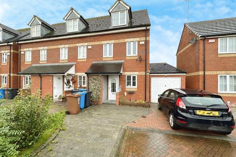 3 bedroom end of terrace house for sale - Buttermere Close, Hull HU4