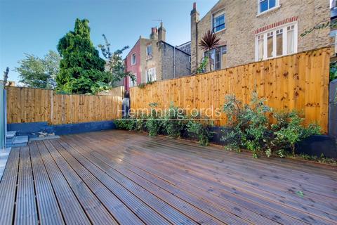 2 bedroom apartment to rent - Sisters Avenue, London, SW11