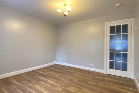 1 bedroom flat to rent - Clayton Road, Chessington