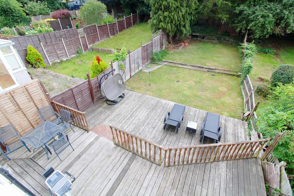 Lodge Hill, Welling 4 bed semidetached house £2,250 pcm (£519 pw)