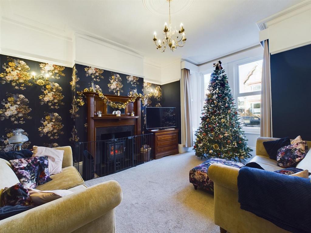 St. Johns Avenue, Bridlington 5 bed terraced house for sale £349,950