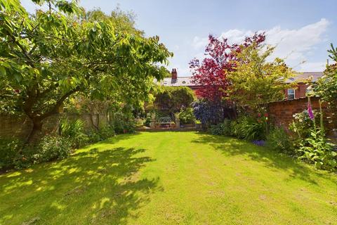 5 bedroom terraced house for sale, St. Johns Avenue, Bridlington