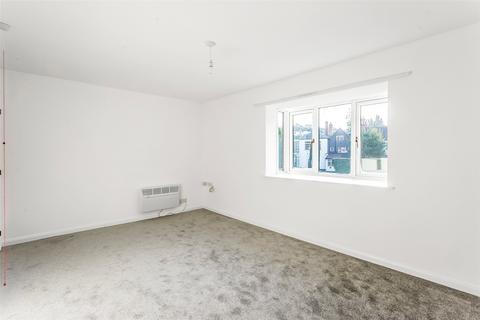 2 bedroom apartment for sale, Bartholomew Court, South Street, Dorking, Surrey, RH4