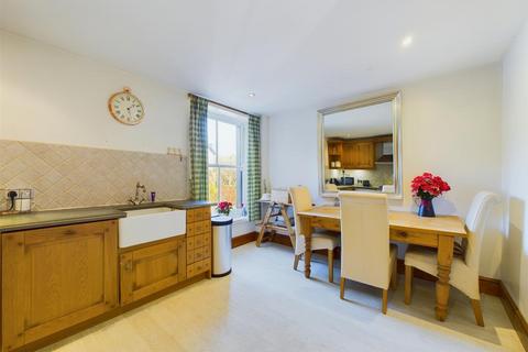 2 bedroom flat for sale, Devonshire Road, Buxton