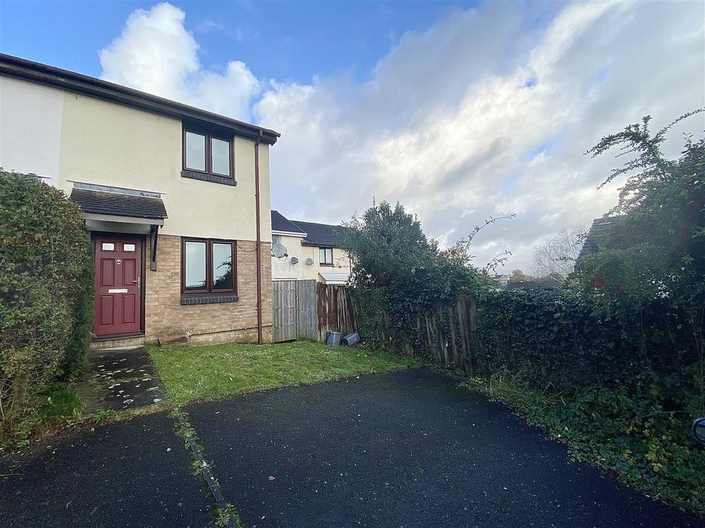 Deacons Green, Tavistock 2 bed terraced house for sale £200,000