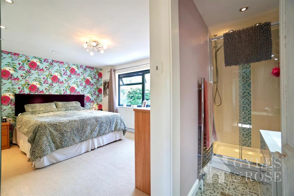 Principal bedroom