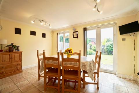 4 bedroom semi-detached house for sale, Ploughmans Headland, Stanway