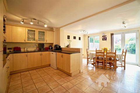 4 bedroom semi-detached house for sale, Ploughmans Headland, Stanway