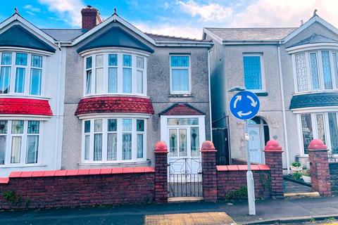 3 bedroom end of terrace house for sale, Queen Victoria Road, Llanelli